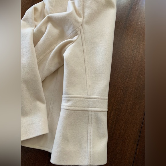 Size 8P French Vanilla Blazer-Petite Sophisticates - Picture 14 of 15